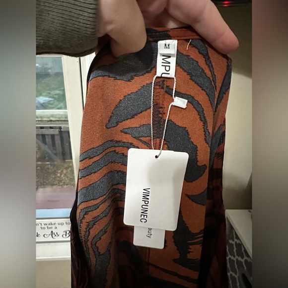 Womens Off The Shoulder / boat neck Batwing Sleeve Blouse - new with tags - Picture 8 of 9